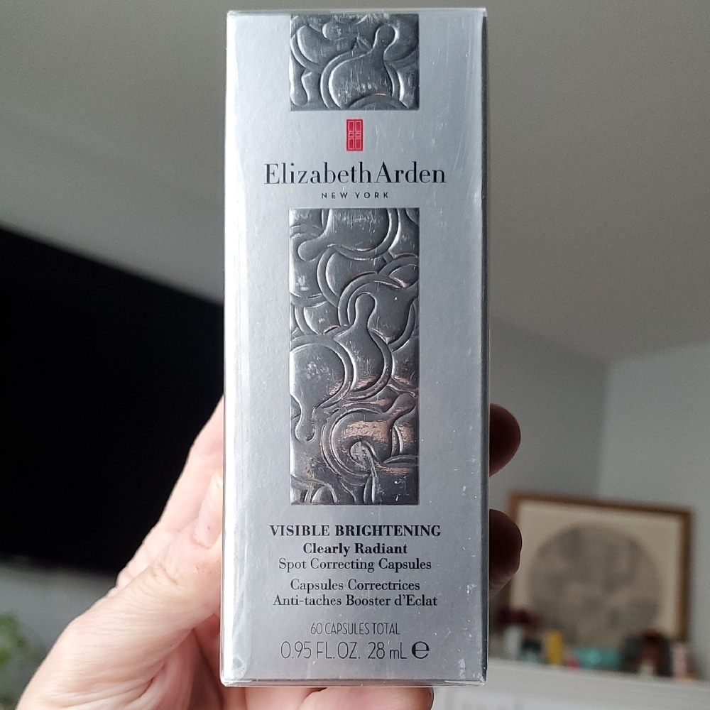 NIB Elizabeth Arden Visible Brightening Clearly Radiant Spot Correcting Capsules